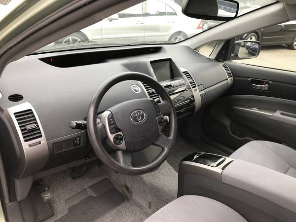 2009 Toyota Prius Touring *Well Kept*Back Up Camera* - cars & trucks... for sale in Renton, WA – photo 9