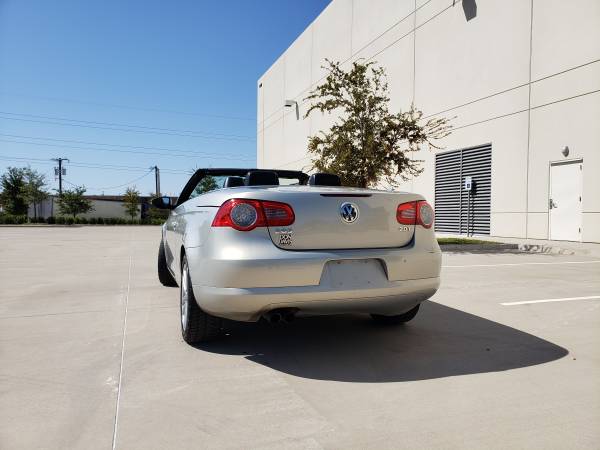 2010 VOLKSWAGEN EOS LUX CONVERTIBLE CLEAN TITLE & CARFAX for sale in Carrollton, TX – photo 9