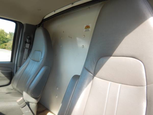 13 Chevrolet Express 3500 Single Rear Wheel 10ft Box Cube Service Van for sale in West Boylston, MA – photo 21