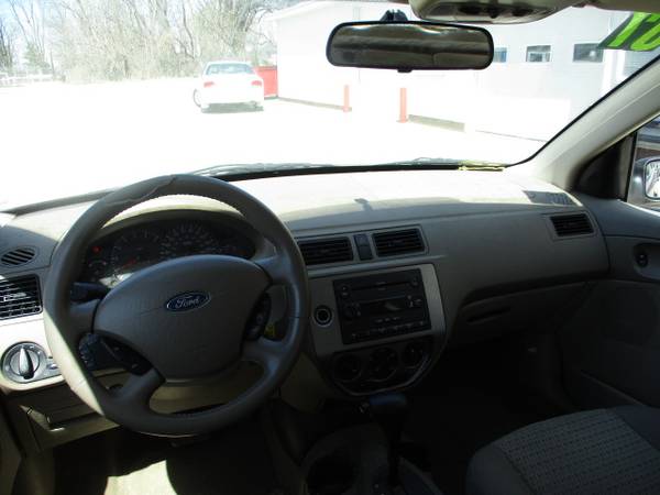 2007 Ford Focus ZXW SES Wagon FWD Low Miles - - by for sale in CENTER POINT, IA – photo 7