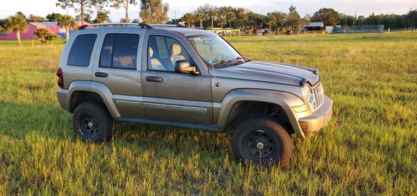 2005 Jeep liberty crd diesel 4x4 3"lift - cars & trucks - by owner -... for sale in Grant, FL – photo 2