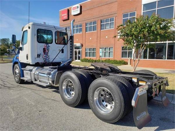 2012 Freightliner® CASCADIA 125 for sale in Colfax, NC – photo 3