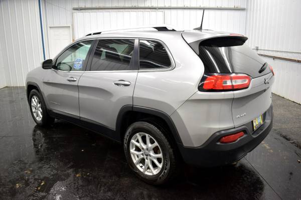 2015 Jeep Cherokee Latitude 4WD - cars & trucks - by dealer -... for sale in Marne, MI – photo 7