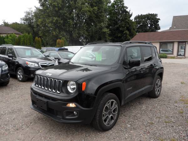 2016 Jeep Renegade Limited 4x4 - 35,000 Miles - for sale in Chicopee, MA – photo 4
