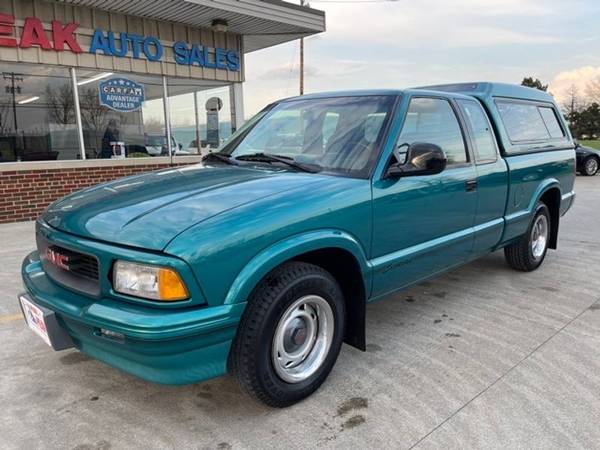 1994 GMC Sonoma SLS - - by dealer - vehicle for sale in Medina, OH – photo 2