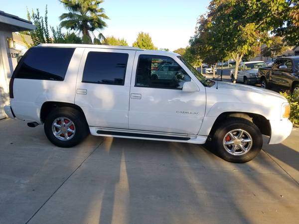 Cadillac LUXURY Escalade 4x4 (Lower miles at 169k) Price REDUCED to for sale in Cedar Ridge, CA – photo 2