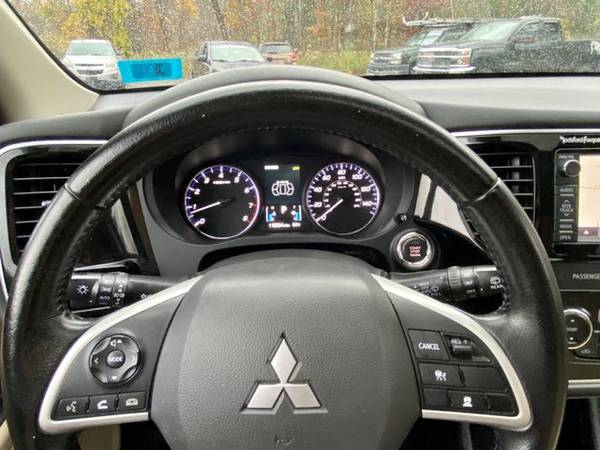 2015 Mitsubishi Outlander - Financing Available! - cars & trucks -... for sale in Londonderry, NH – photo 17
