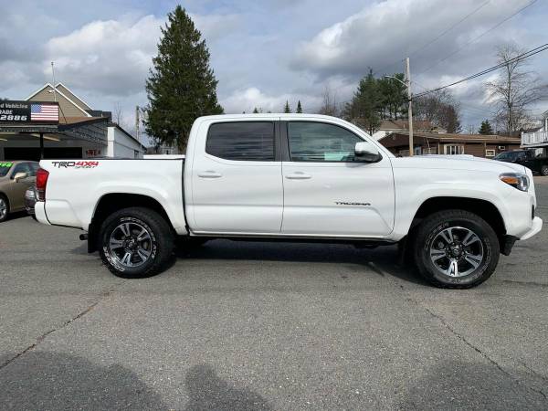2017 Toyota Tacoma TRD Sport 4x4 4dr Double Cab 5.0 ft SB 6A - cars... for sale in Milford, MA – photo 9