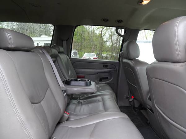 2006 Chevrolet Suburban 1500 4WD - - by dealer for sale in Spencerport, NY – photo 14