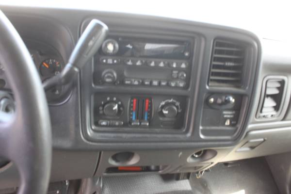 2004 Chevrolet Silverado - - by dealer - vehicle for sale in New Castle, OH – photo 12