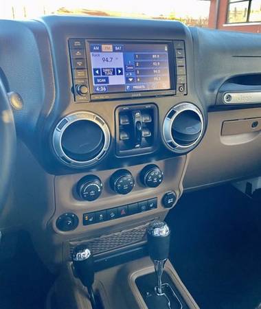 2015 Jeep Wrangler Unlimited Rubicon - cars & trucks - by dealer -... for sale in Grayslake, IL – photo 16