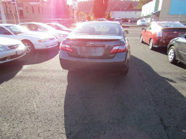 2007 Toyota Camry LE 4cyl, 43 Car Fax Service History Records - cars... for sale in Portland, OR – photo 4