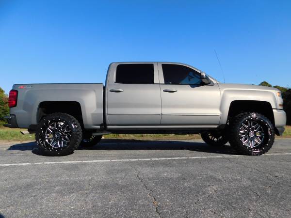 LIFTED 17 CHEVY SILVERADO LT Z71 CREW 4X4 22X12 *NEW 33X12.50 MT'S!!... for sale in KERNERSVILLE, NC – photo 3