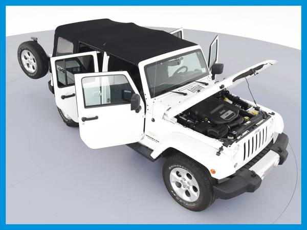 2014 Jeep Wrangler Unlimited Sahara Sport Utility 4D suv White for sale in Bloomington, IL – photo 20