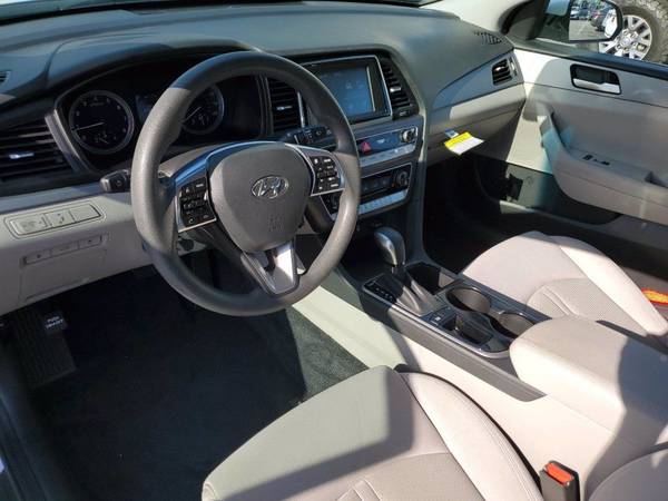 2018 Hyundai Sonata SE - - by dealer - vehicle for sale in Delray Beach, FL – photo 16