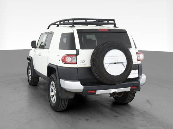 2014 Toyota FJ Cruiser Sport Utility 2D suv White - FINANCE ONLINE -... for sale in Knoxville, TN – photo 8