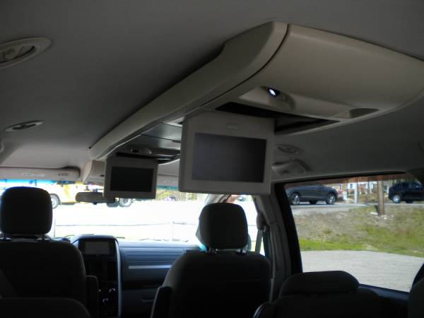 Dodge Grand Caravan DVD Stow N Go Back up camera 1 Year for sale in hampstead, RI – photo 23