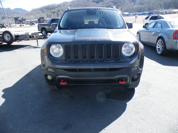 2016 Jeep Renegade Trailhawk - - by dealer - vehicle for sale in Banner Elk, NC – photo 3