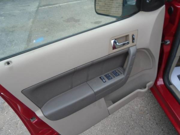 2011 Ford Focus SEL Sedan for sale in Mooresville, IN – photo 9