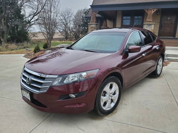 Honda Crosstour 2012 - cars & trucks - by owner - vehicle automotive... for sale in Lincoln, NE – photo 2