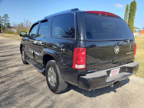 2003 Cadillac Escalade SUV - - by dealer - vehicle for sale in New London, WI – photo 3