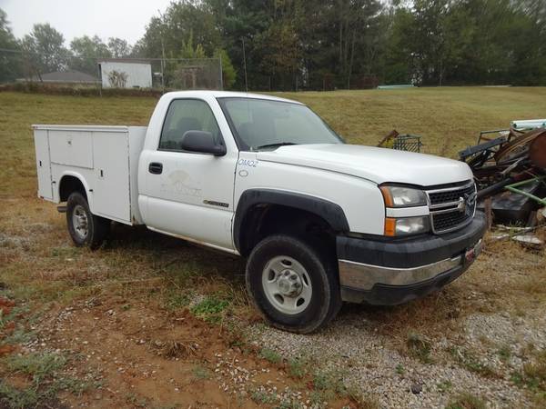 2006 Chevy 2500 Pickup Truck w/Utility Bed (bad engine) for sale in Brandenburg, KY – photo 2