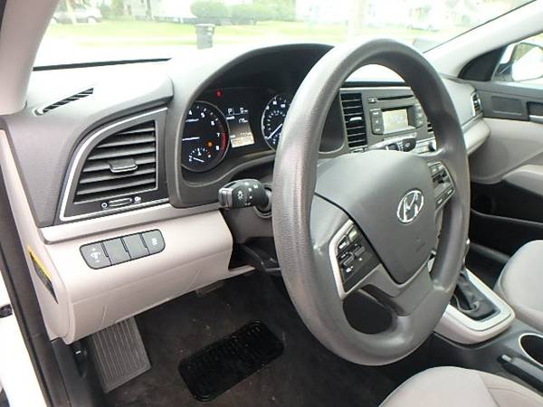 2017 Hyundai Elantra SE Sedan Elantra Hyundai for sale in Detroit, MI – photo 8