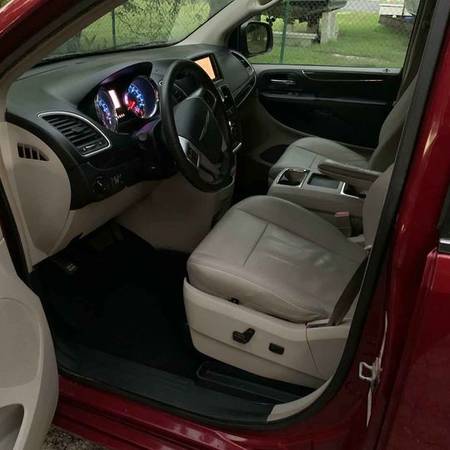 2012 CHRYSLER TOWN & COUNTRY 131,475 MILES - cars & trucks - by... for sale in Fort Myers, FL – photo 6
