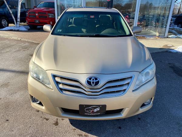 *****2010 TOYOTA CAMRY XLE***** - cars & trucks - by dealer -... for sale in south burlington, VT – photo 3