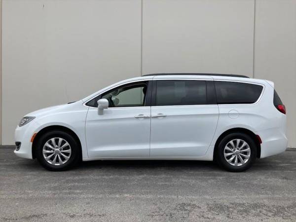 2018 Chrysler Pacifica Touring Plus FWD - - by for sale in Calumet City, IL – photo 11