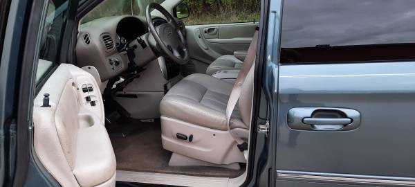 2005 Chrysler Town & Country Touring, stow'n go, leather - cars &... for sale in Flowery Branch, GA – photo 5