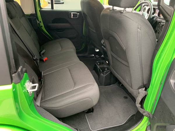 🤩 🤩 2019 JEEP WRANGLER UNLIMITED SAHARA 🤩 🤩 for sale in Hudson, NH – photo 12