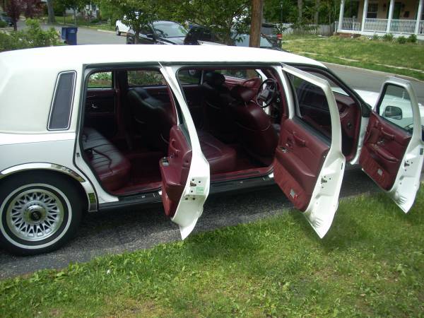 1996 Lincoln Town Car Limousine Very Clean With 26K Original Miles for sale in Hackensack, NJ – photo 16