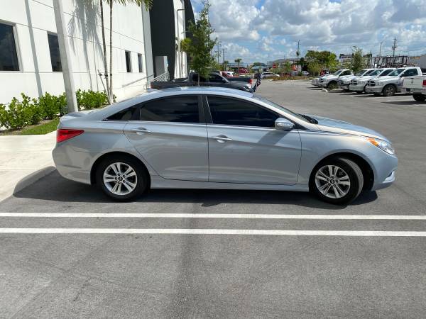 2014 Hyundai Sonata LOW MILES FULLY LOADED - - by for sale in Hialeah, FL – photo 4