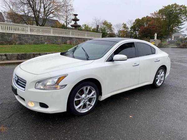 2014 Nissan Maxima SV -EASY FINANCING AVAILABLE - cars & trucks - by... for sale in Bridgeport, CT – photo 3