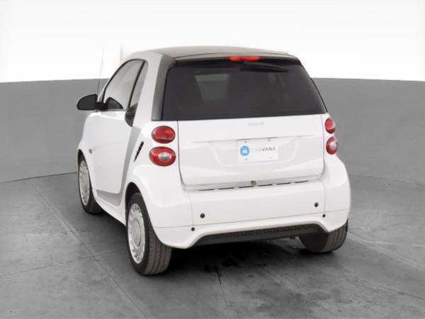 2015 smart fortwo Passion Hatchback Coupe 2D coupe White - FINANCE -... for sale in San Bruno, CA – photo 8
