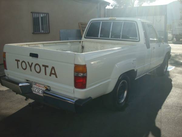 1985 TOYOTA PICKUP TRUCK 141K 5 SPEED LIKE TACOMA HILUX MUST SEE!! -... for sale in Los Angeles, CA – photo 4