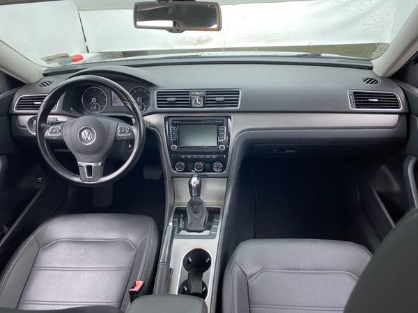 2014 VW Volkswagen Passat TDI SE Sedan 4D sedan Gray - FINANCE... for sale in Albuquerque, NM – photo 22