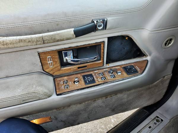 1991 Lincoln Town Car - cars & trucks - by owner - vehicle... for sale in Portage, IL – photo 12