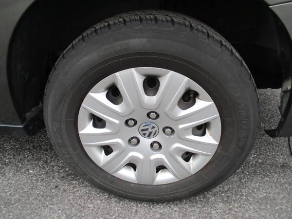 2010 Volkswagen Routan S **Hot Deal/Cold A/C/ New Tire & Clean Title** for sale in Roanoke, VA – photo 24