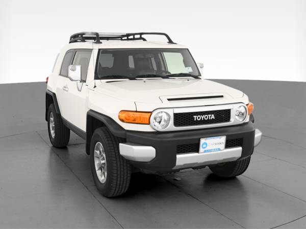 2013 Toyota FJ Cruiser Sport Utility 2D suv White - FINANCE ONLINE -... for sale in Knoxville, TN – photo 16