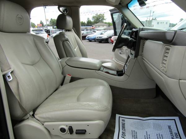 2005 Cadillac Escalade 4dr AWD - - by dealer - vehicle for sale in Milwaukie, OR – photo 20