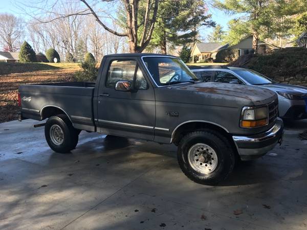 1992 Ford F150 XLT 4WD ONLY 99K original miles!! - cars & trucks -... for sale in Asheville, NC – photo 3