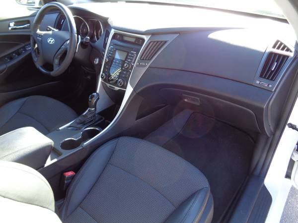 2011 Hyundai Sonata 4dr Sdn 2.4L Auto SE- ONE OWNR!!!15,231 MI!!! -... for sale in Greenville, SC – photo 12