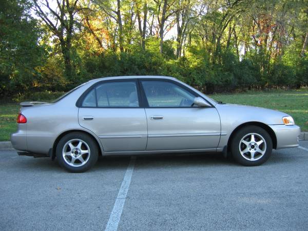 2001 Toyota Corolla LE - cars & trucks - by owner - vehicle... for sale in Chicago, IL – photo 2