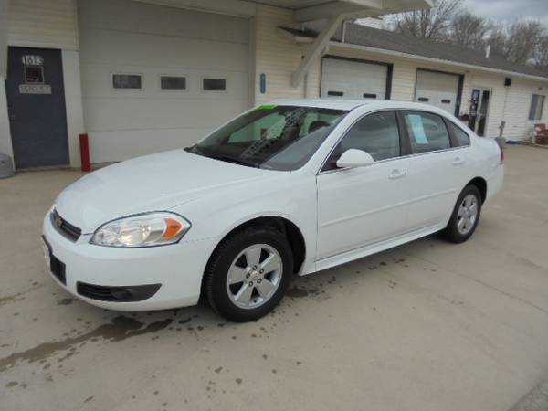 2011 Chevy Impala LT**2 Owner/New Tires/94K**{www.dafarmer.com} for sale in CENTER POINT, IA – photo 11