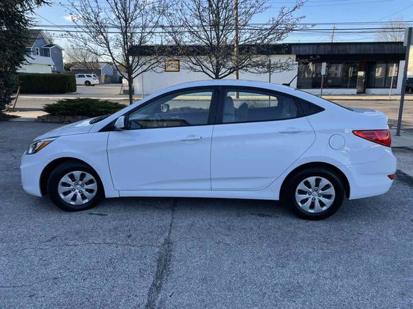 2017 Hyundai Accent SE White/Gray Just 69K Miles Clean Title No for sale in Baldwin, NY – photo 4