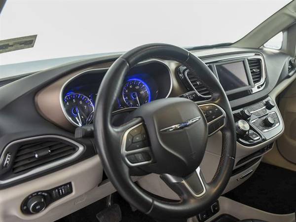 2018 Chrysler Pacifica Touring L Minivan 4D mini-van Dk. Red - FINANCE for sale in Phoenix, AZ – photo 2