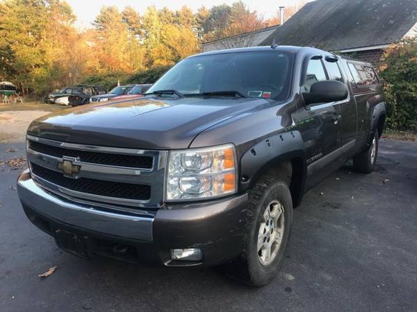 07 Chevy Silverado ext cab 4x4 low miles extra clean runs 100%... for sale in Hanover, MA – photo 2