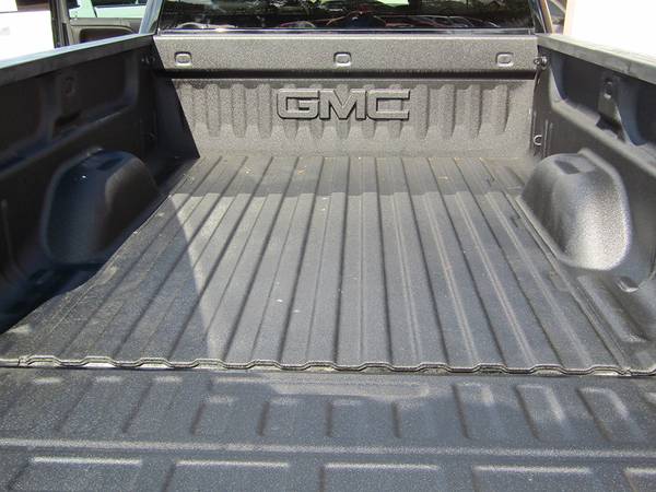 2016 GMC Sierra Crew Cab All Terrain Edition - Low Miles - Extras$$ for sale in New Glarus, WI – photo 9